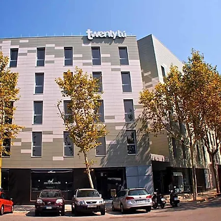 Twentytu Hotel