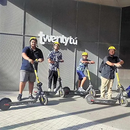 Hotel Twentytu 2*