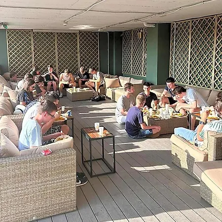 Twentytu Hostal